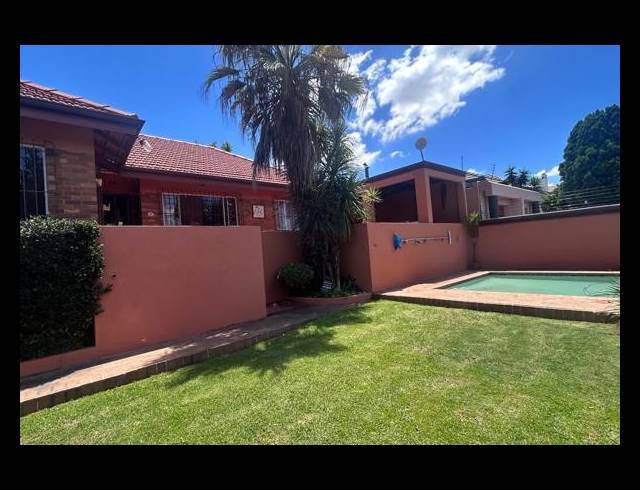 3 BEDROOM FREEHOLD FOR SALE IN LINMEYER